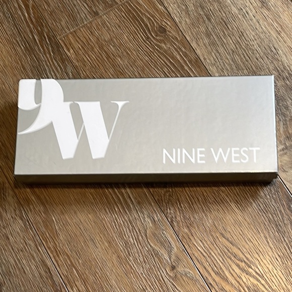 NINE WEST MISTLETOE WRISTLET COIN PURSE GIFT SET **NWT** - Picture 8 of 9